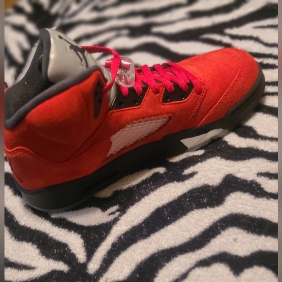 Shoes - Picture 3 of 4